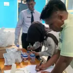 Sejumlah pegawai mengikuti tes urin di Kanwil Ditjenpas Sulteng, Rabu (7/1/2026). (©Humas Ditjenpas Sulteng)