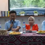 IPC bersama Sindikasi Pemilu dan Demokrasi pada konferensi pers tentang wacana pilkada. (©IPC)