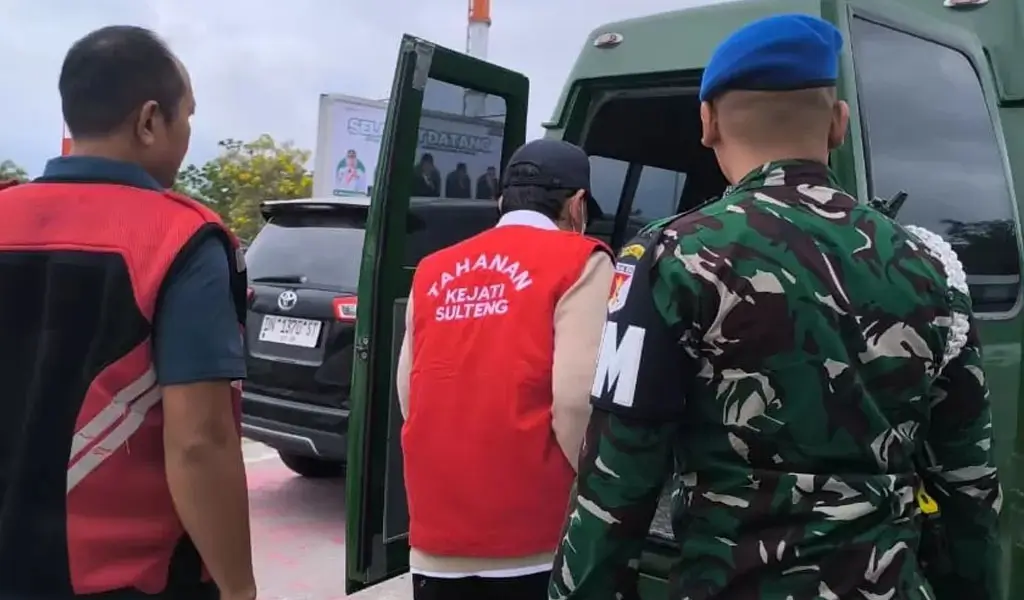 Kejati Sulteng Pulangkan dan Tahan Mantan Pj Bupati Morowali