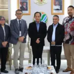 Wali Kota Palu Hadianto Rasyid bersama Menteri Lingkungan Hidup/Kepala Badan Pengendalian KLH/BPLH, Hanif Faisol Nurofiq di Jakarta, Selasa (27/1/2026). (©Prokopim Setda Kota Palu)