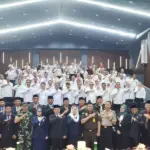 Wali KOta Palu Hadianto Rasyid bersama para pejabat tinggi pratama usai pelantikan dan pengambilan sumpah di Gedung Kesenian Kota Palu, Rabu (7/1/2026). (©Prokopim Setda Kota Palu/Imron)