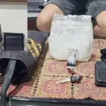Terduga kurir narkoba beserta barang bukti 1 kg sabu di Polda SUlteng, Kamis (29/1/2026). (©Humas Polda Sulteng)