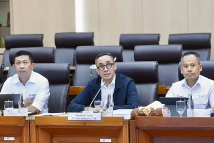 Presiden Direktur dan CEO PT Vale Indonesia Tbk, Bernardus Irmanto, (tengah) pada RDP denagn DPR, Selasa (20/1/2026). (©Pt Vale Indonesia)