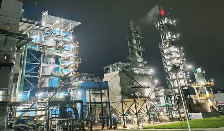 Salah satu perusahaan smelter nikel yang beroperasi di kawasan IMIP. (©YTM)