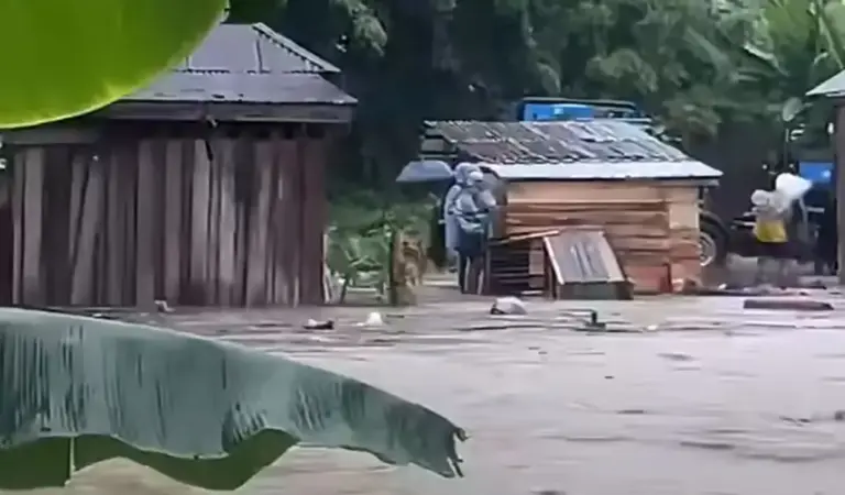 Banjir yang melanda Desa Wani, DOnggala, Minggu (11/1/2026). (©Tangkapan layar warga)