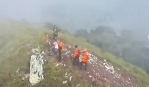 Serpihan Pesawat ATR 42-500 Ditemukan di Maros