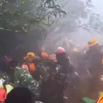 Evauasi korban pesawat ATR 42-500 di pegunungan Bulu Saraung, Maros, kamis (22/1/2026). (©Basarnas Makassar)