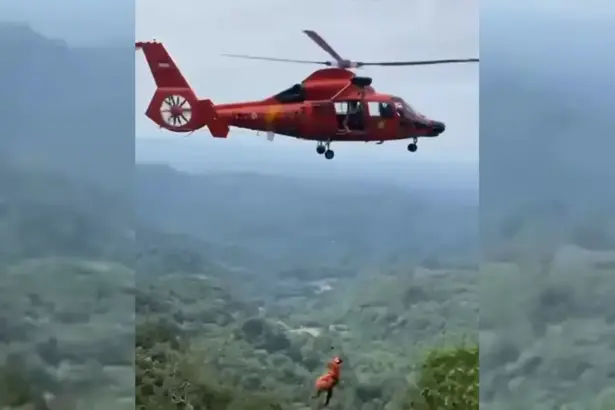 Operasi SAR kecelakaan pesawat ATR 42-500 di pegunungan Bulusaraung, Maros, Juma t(23/1/2026). ( ©Basarnas Makassar)