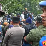Orasi pada unjukrasa penambang emas rakyat Ponoya di dfepan Kantor DPRD Sulteng di Palu, Rabu (28/1/2026). (©bmzIMAGES/Basri Marzuki)