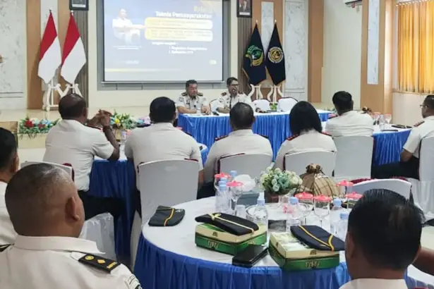 Kakanwil Dirjenpas Sulteng, Bagus Kurniawan memimpin konsolidasi 15 Program Aksi Menteri Imigrasi dan Pemasyarakatan di Palu, Jumat (9/1/2026). (©Humas Ditjenpas Sulteng)