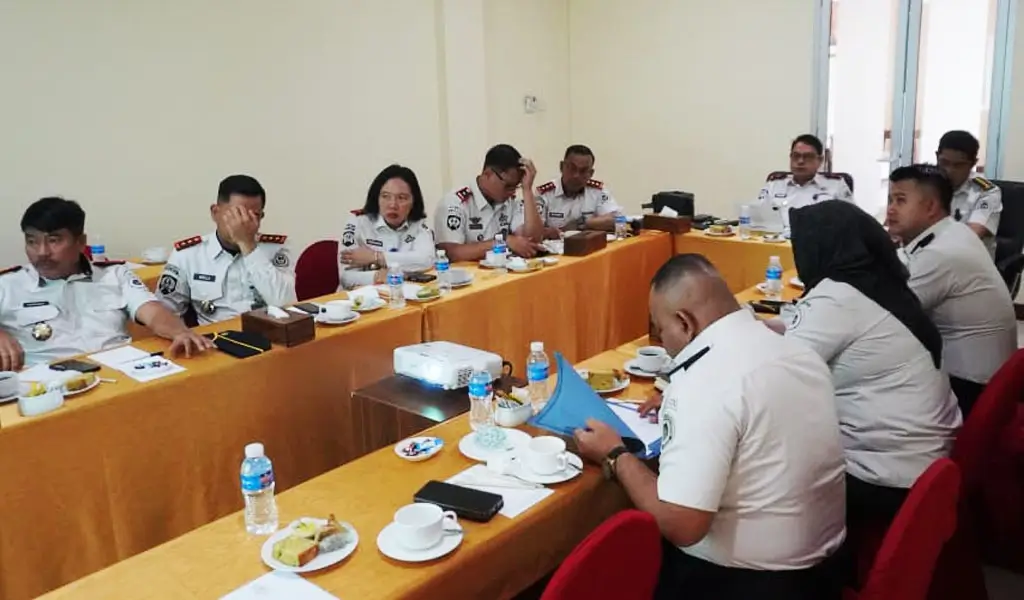 Rapat virtual bersama Direktorat Jenderal Pemasyarakatan tentang penyelenggaraan pendidikan kesetaraan bagi narapidana dan anak binaan, Kamis (22/1/2026). (©Humas Ditjenpas Sulteng)