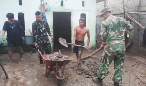 Kodam XXIII/Palaka Wira Bantu Evakuasi Korban Banjir di Tawaeli