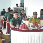 Pangdam XXIII/Palaka Wira bersama Wabup Sigi pada vicom membahas KDMP di Desa Lolu, Sigi, Selasa (20/1/2026). (©Pendam23)