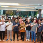 Kapolda Sulteng Irjen Pol ENdi Sutendi bersama sejumlah insan pers dalam silaturahmi di Palu, JUmat (23/1/2026) malam. (©Humas Polda Sulteng)