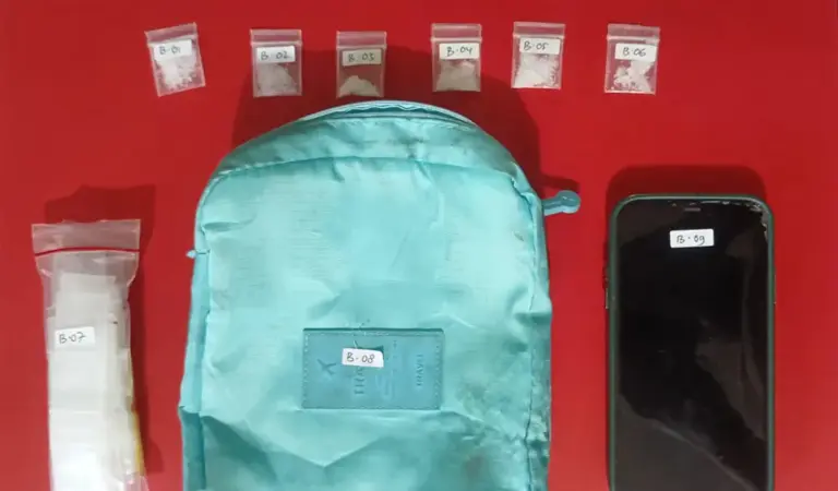 Barang bukti diduga sabu pada penangkapan di Tavanjuka, Selasa (27/1/2026). (©Humas Polresta Palu)