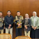 Bupati Touna dan tim Sikola Mombine di Touna, Kamis (8/1/2026). (©Sikola Mombine)