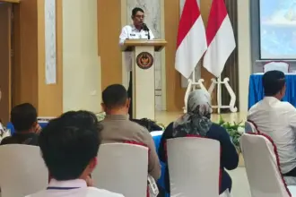 Kakanwil Ditjenpas Sulteng, Bagus Kurniawan menyampaikan sambutan pad apembukaan Sosialisasi KUHAP Baru dan Nasional di Lapas Palu, Rabu (25/2/2026). (©Ditjenpas Sutleng)