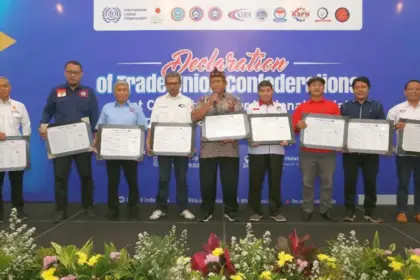 Deklarasi 9 pimpinan serikat pekerja Indonesia untuk reformasi inklusif terhadap Sistem Jaminan Sosial Nasional (SJSN) di Jakarta, Kamis (26/2/2026). (©ILO Indonesia)