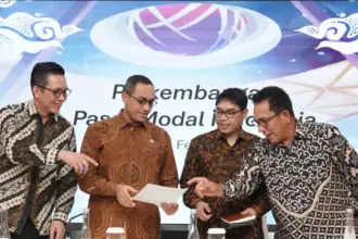 Pertemuan pimpinan OJK, BEI, dan KSEI untuk percepatan reformasi integritas pasar modal. (©OJK)