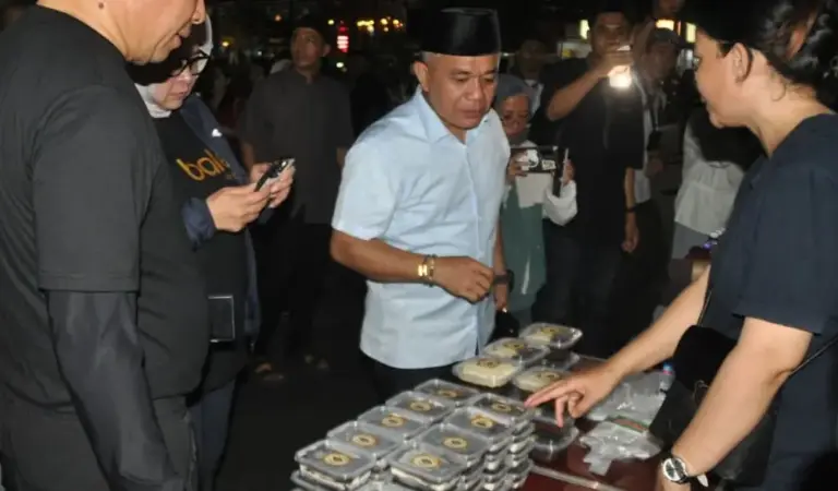 Wali Kota Palu Hadianto Rasyid pada Weekend Ramadhan Night di Vatulemo, Palu, Sabtu (21/2/2026). (©Prokopim Setda Kota Palu)