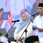 Bugernur Anwar Hafid dan Wagub Reny A Lamadjido pada peringatan setahun memimpin Sulteng di Masjid Baitul Khairaat, Minggu (22/2/2026). (©Humas Pemprov Sulteng)