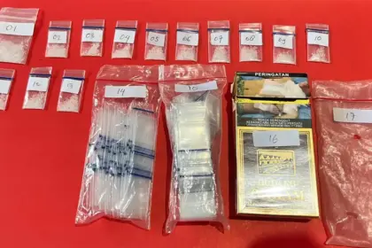 Sejumlah babuk sabu yang berhasil diamankan di Poboya, Rabu (11/2/2026). (©Polresta Palu)