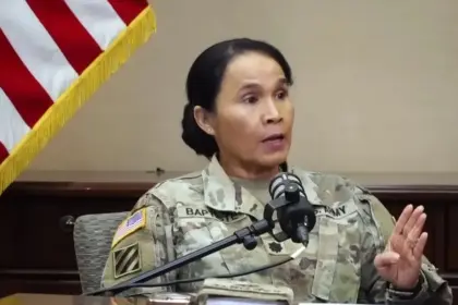 Rosita Aruan Orchid Baptiste, Perempuan Batak yang jadi Letnan Kolonel di Amerika Serikat. (©Youtube VOA Indonesia)