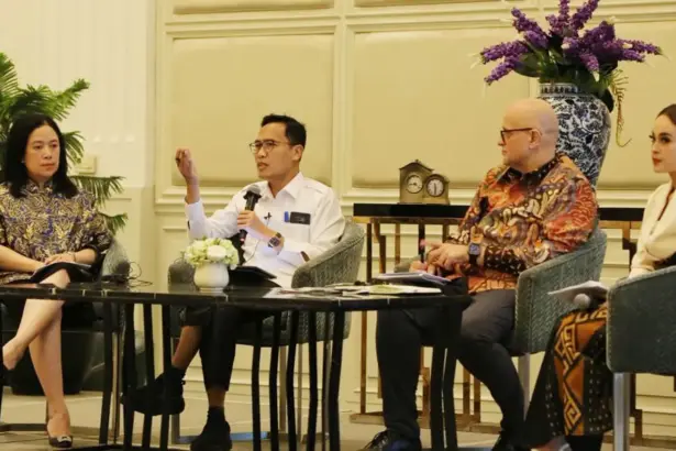 Sekretaris Menteri Kemendukbangga Prof. Budi Setiyono menekankan keluarga berencana sebagai investasi strategis untuk meningkatkan kualitas sumber daya manusia Indonesia. dalam dialog di Jakarta, Minggu (23/2/2026). (©Itsnain G. Bagus/UNFPA Indonesia)