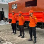 Tim SAR Pos Morowali bersiap meuju lokasi pekerja tambang yang tertimbun material di Morowali, Rabu (18/2/2026). (©Basarnas Palu)
