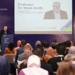 Steve Smith, UK International Education Champion, hadir di Think TNE Forum 2026 sebagai Keynote Speaker di Forum yang diinisiasi oleh British Council ini merupakan platform dialog terkemuka di Asia Timur yang mempertemukan para pemimpin pendidikan tinggi dari Inggris dan Asia Timur untuk membentuk masa depan pendidikan transnasional (TNE) melalui kemitraan multilateral. (©Britis Council)