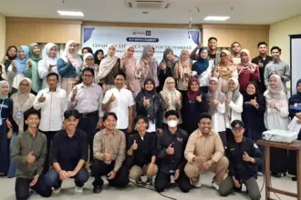 Foto bersama usai Financial Literacy with Yout di UIN Datokarama Palu, Selasa (3/2/2026). (©Celebest)