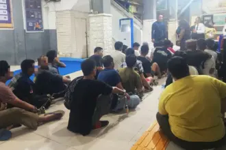 Sejumlah narapidana yang akan dipindahkan di Rutan Kelas II A Palu, Senin (2/2/2026). (©Humas DItjenpas Sulteng)