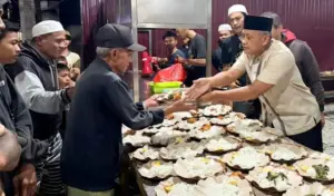 Kasdam XXIII/Palaka Wira dan HPA Bagikan Sahur Gratis kepada Warga