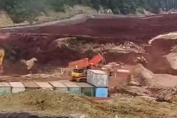 Lokasi longsor yang menimbun pekerja tambang di kawasan IMIP Morowali, Rabu (18/2/2026). (©media sosial)