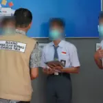 Sejumlah warga binaan khusus anak memanfaatkan fasilitas wifi gratis yang diadakan Pemkot Palu di LKPA Palu, Kamis (5/2/2026). (©PIKP Diskominfosantik Palu)