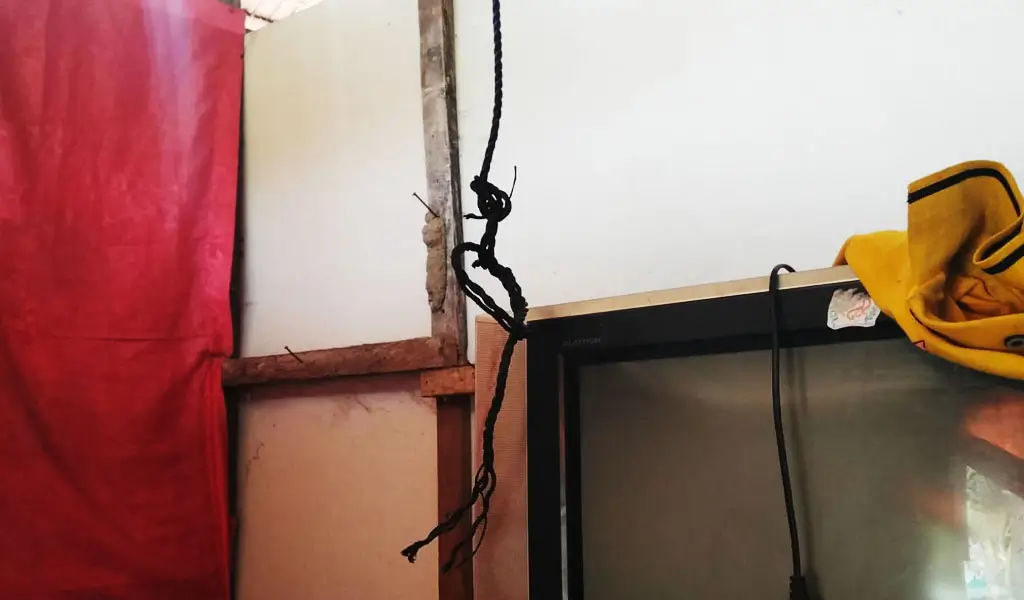 Remaja Putri Ditemukan Meninggal Dunia Tergantung di Rumahnya