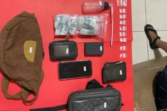 Sejumlah barang bukti yang berhasil diamankan Polresta Palu pada penangkaan tersangka pemasok sabu truk tambang di Poboya. (©Humas Polresta Palu)