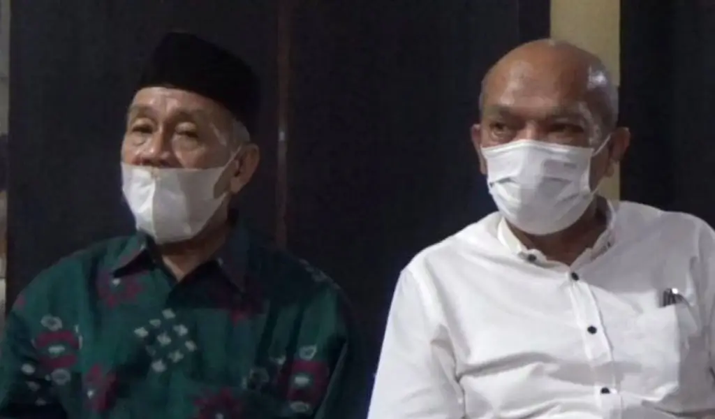 Ustad Adnan Arsal, Tokoh agama muslim Kabupaten Poso (Kiri) dan Pendeta Rinaldy Damanik, Tokoh agama kristen Kabupaten Poso. Foto : ANTARA/Rangga Musabar