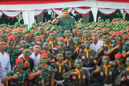 Pangdam XXIII/Palaka Wira, Mayjen TNI J. Binsar P. Sianipar di Makodim 1427/Pasangkayu, Senin (9/3/2026). (©Pendam23/PW)