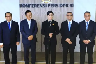 Lima calon Anggota Dewan Komisioner OJK. (©OJK)