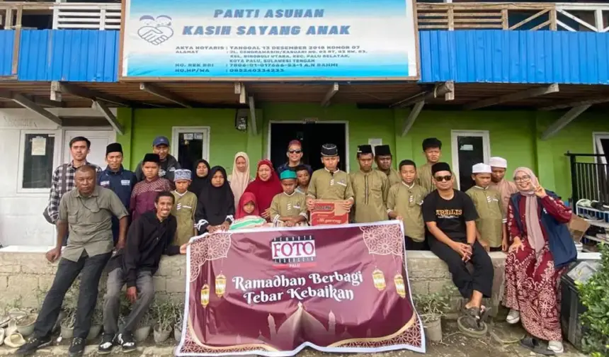 Foto bersama pengurus PFI Palu dan santri Panti Asuhan Kasih Sayang di palu, Kamis (12/3/2026). (©PFI Palu)