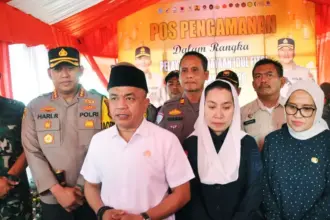Wali Kota bersama Wawali, Sekot, Kapolresta, Dandim 1306/KP pada pengecekan pos pengamanan Lebaan di palu, Kamis (19/3/2026). (©Prokopim Setda Kota Palu/Imron)