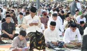 Mantan Gubernur Rusdy Mastura Lebih Memilih Shalat Id di Vatulemo