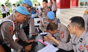 Bidpropam Polda Sulteng Cek Senjata Api Seluruh Personel