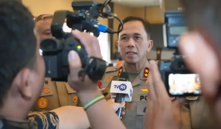 Kapolda Sulteng Irjen POl Endi Sutendi memberikan keterangan kepada wartawan usai Rakor Ops Ketupat Tinombala 2026 di Palu, Selasa (10/3/2026).