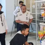 Sejumlah produk WBP kini terpajang di lounge Kator Imigrasi palu, Selaa (31/3/2026). (©Ditjenpas Sulteng)