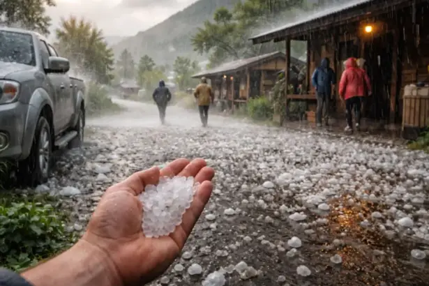 Ilustrasi hujan es. (©AI Generative)