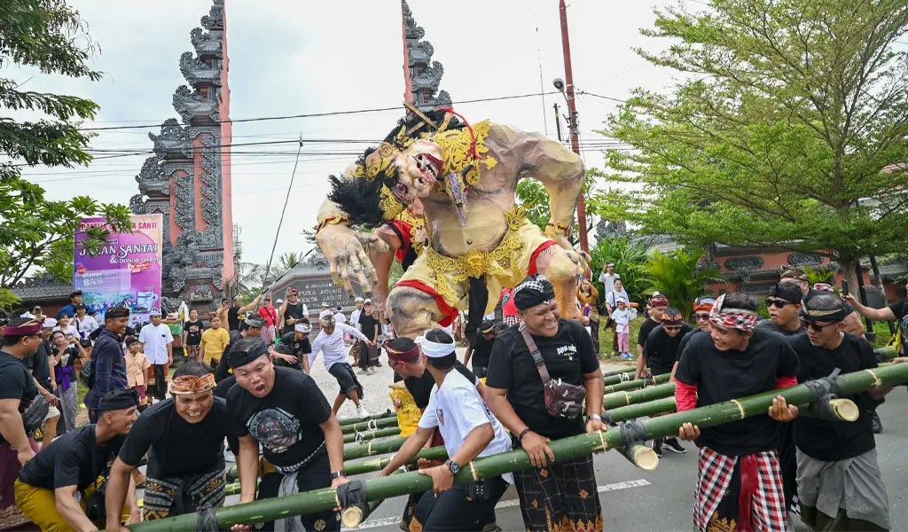 Ogoh-Ogoh Diarak, Membakar Energi Negatif