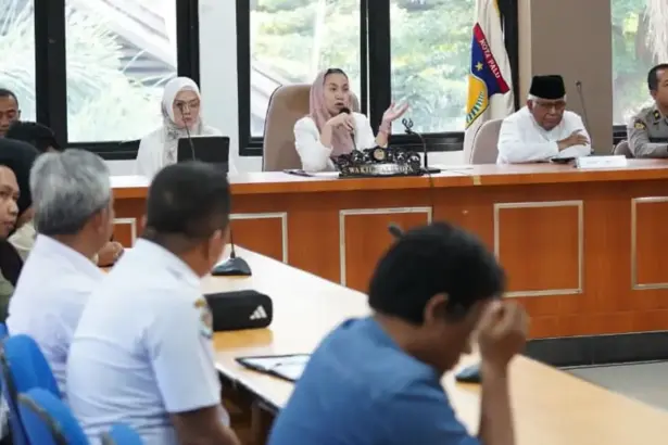 Wawali Kota Palu Imleda Liliana Muhidin memimpin rapat persiapan Festival Raudhah di Palu, Rabu (11/3/2026). (©Prokopim Setda Kota Palu/Jufri)