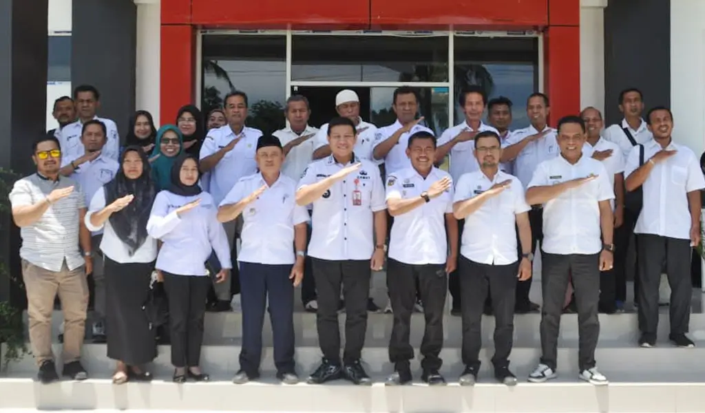 Foto bersama usai kegiatan penguatan kapasitas kewilayahan yang digelar serentak di Kecamatan Tawaeli dan Kecamatan Palu Utara, Rabu (4/3/2026). (©Prokopim Setda Kota Palu/Imron)